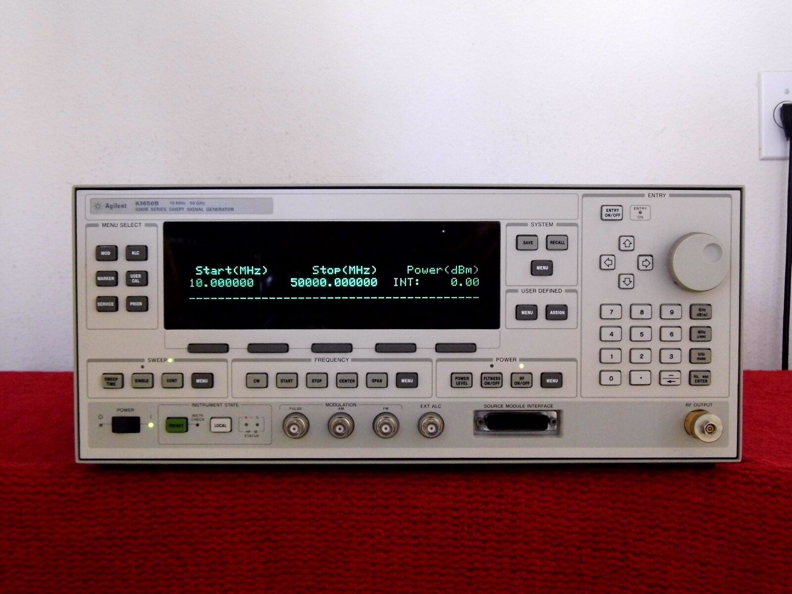 Agilent 83650B /001/002/008 * 10Mhz - 50Ghz Synthesized Signal Generator Agilent 83650B /001/002/008 * 10Mhz - 50Ghz Synthesized Signal Generator